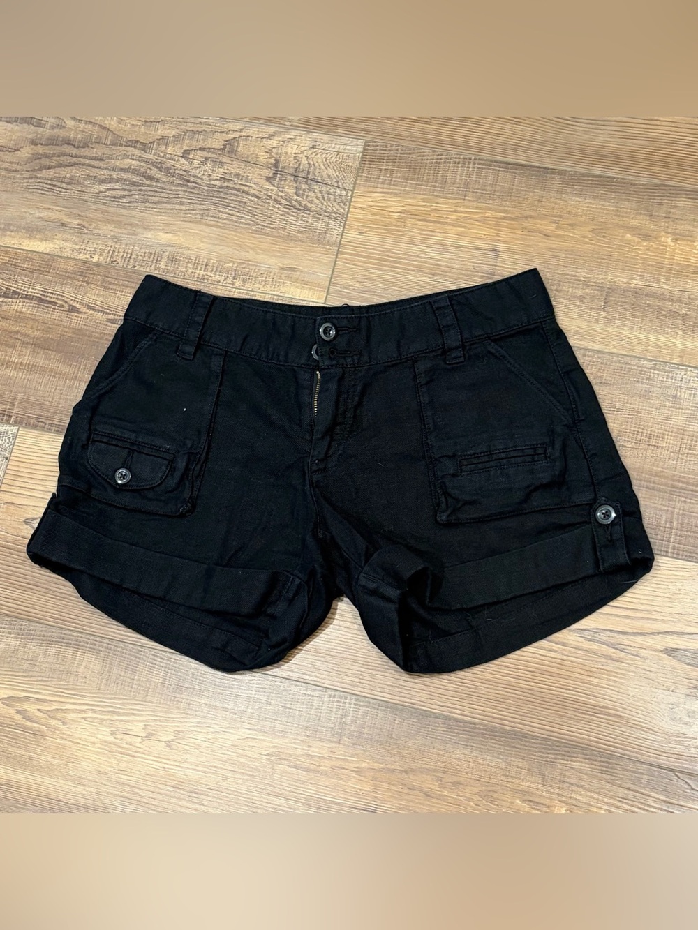Old Navy Black Cargo Linen Blend Roll Cuff Shorts Low rise